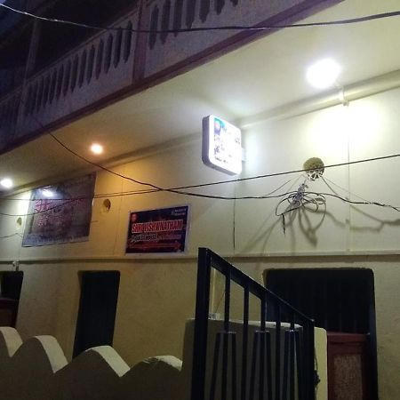 Sri Viswanatham Guest House พาราณสี ภายนอก รูปภาพ